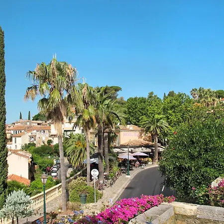 Les Pins Parasols By Interhome