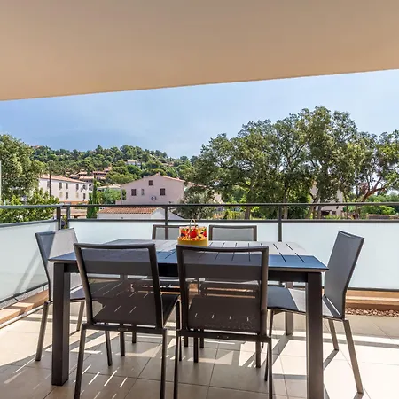 Dans Neuve Avec Piscine By Interhome *