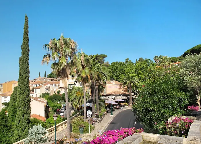 Les Pins Parasols By Interhome