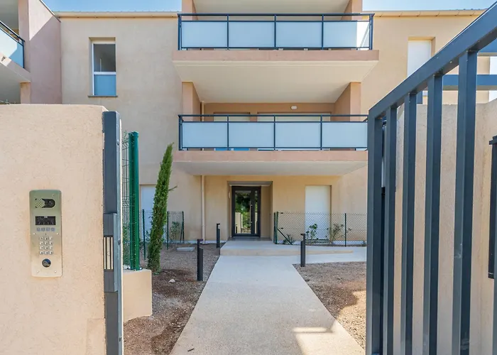Appartement Les Pins Parasols By Interhome