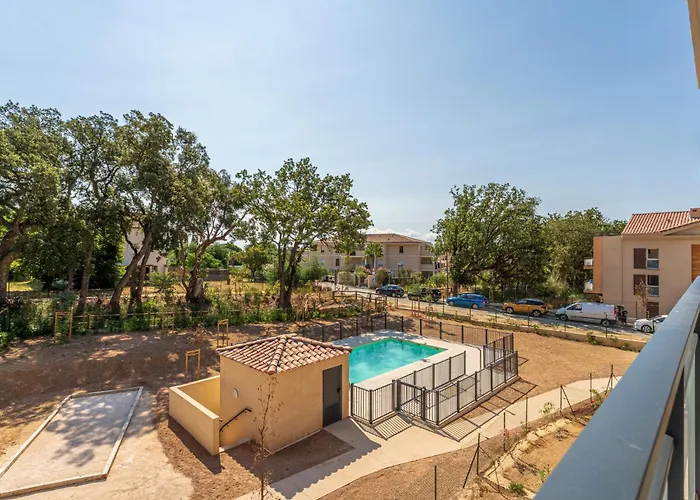 Les Pins Parasols By Interhome
