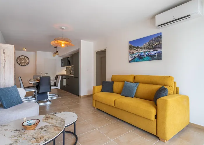 Les Pins Parasols By Interhome Appartement Bormes-les-Mimosas