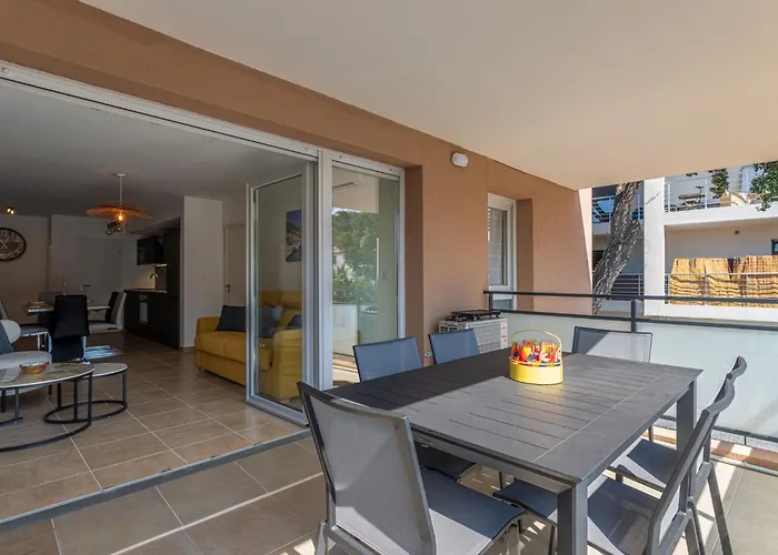 Les Pins Parasols By Interhome Appartement Bormes-les-Mimosas