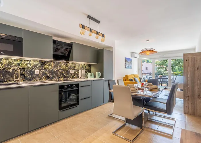 Les Pins Parasols By Interhome Appartement *